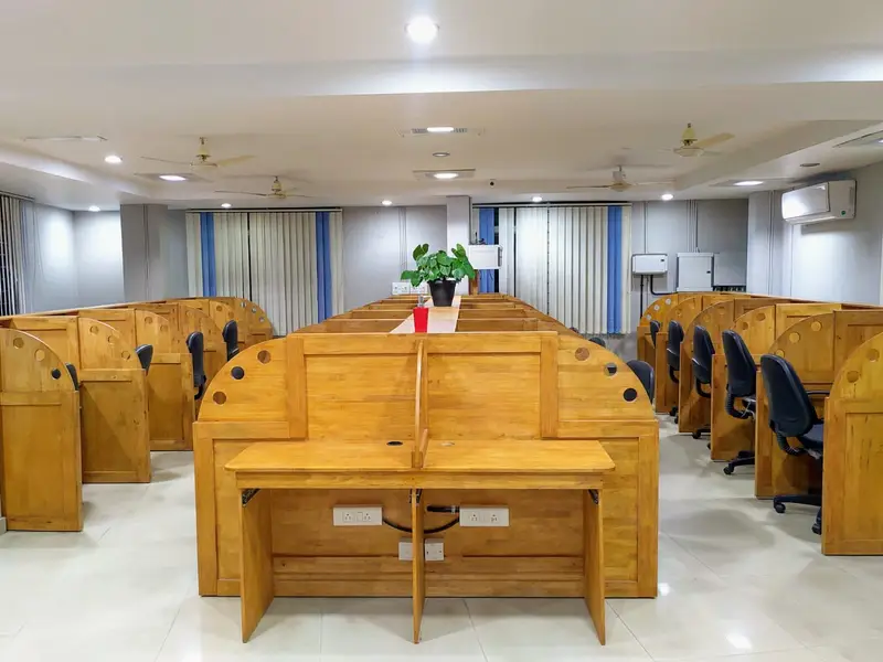 Wooden workstation rows at Spunic NIT Calicut
